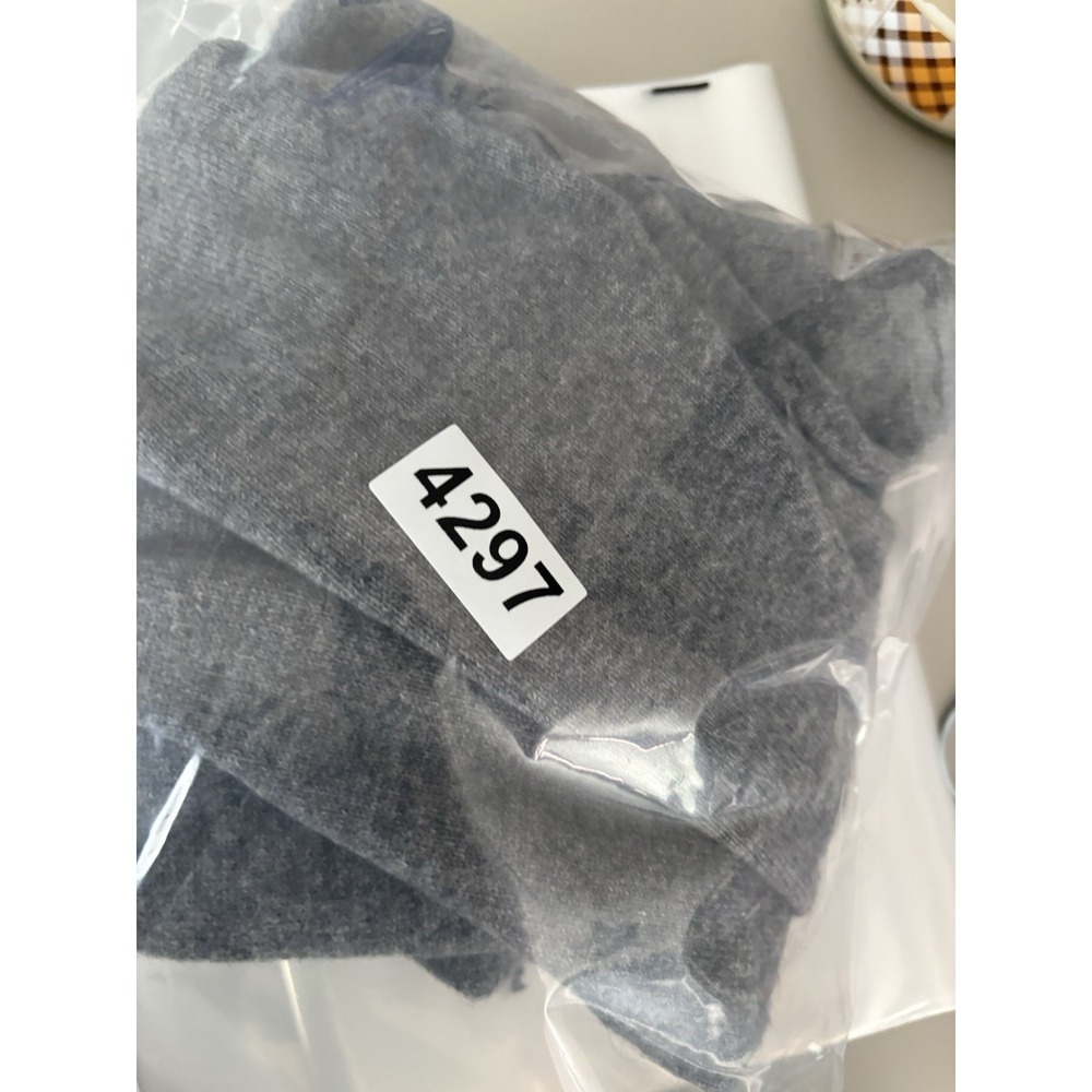 Women's Vince 100% Cashmere Pointelle Trim V-Neck Sweater top Gray Size Small - Picture 5 of 5